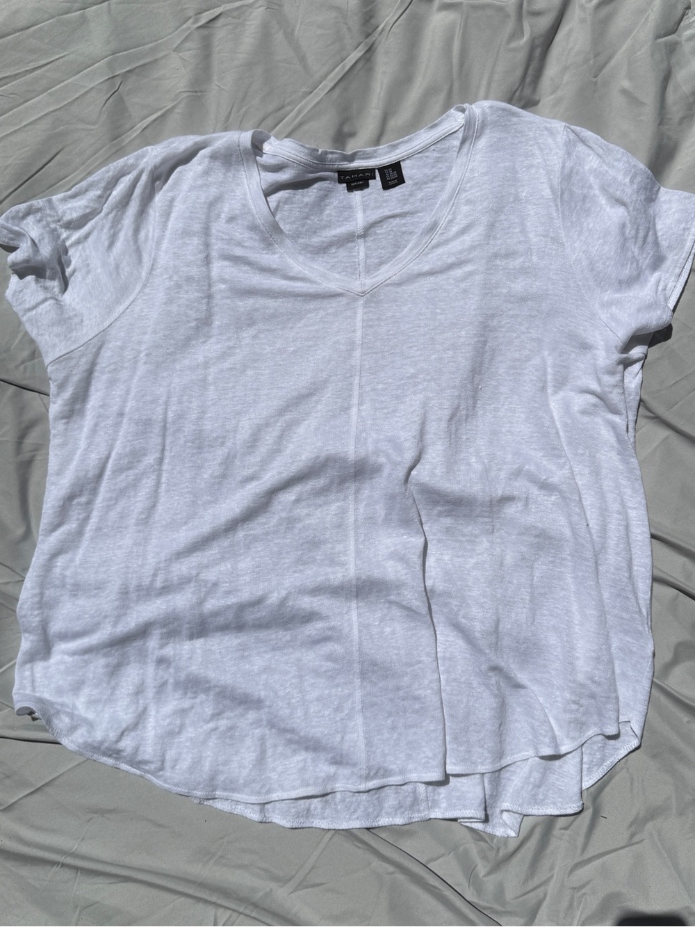 Tahari White V-Neck Short Sleeve Linen Tee